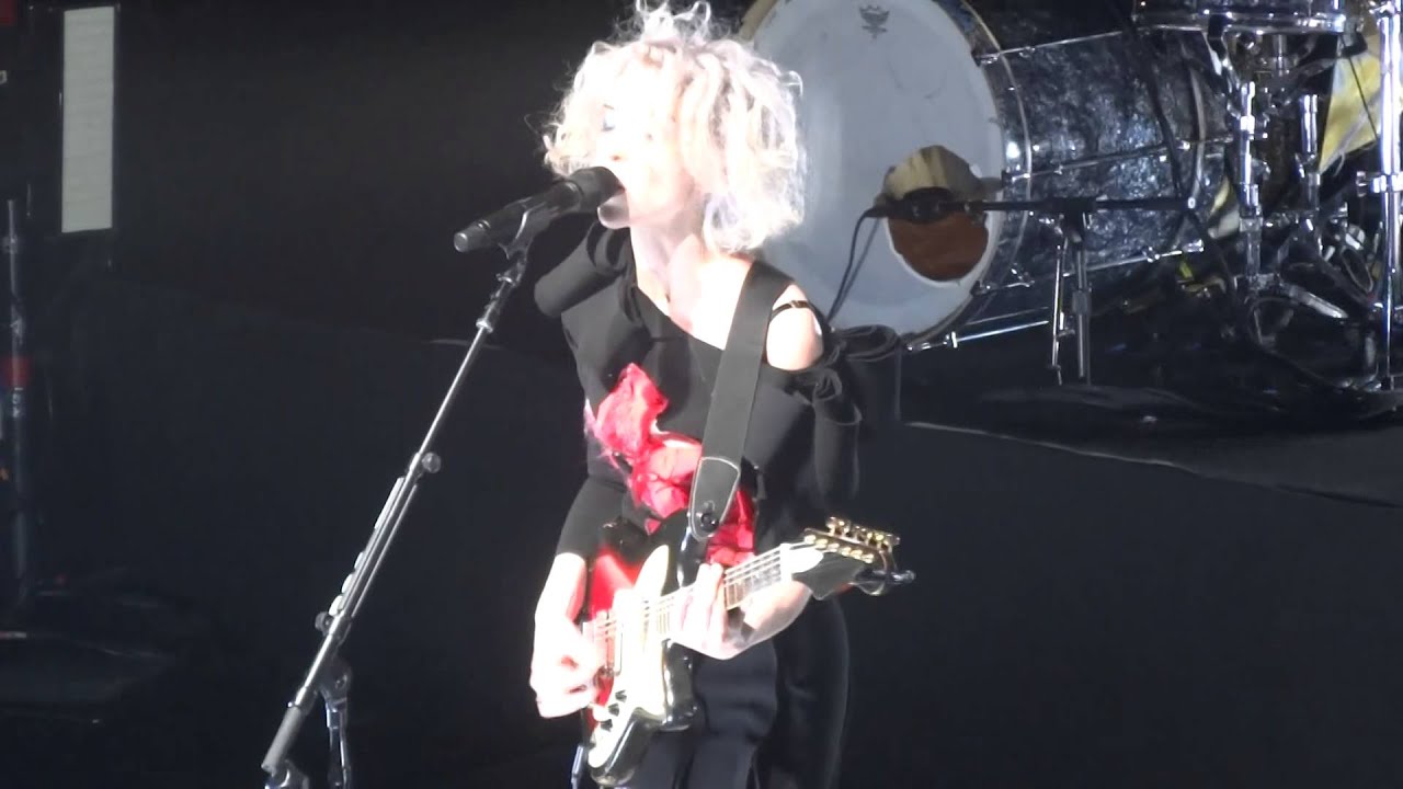 St. Vincent - Northern Lights (HD) Live In Paris 2014