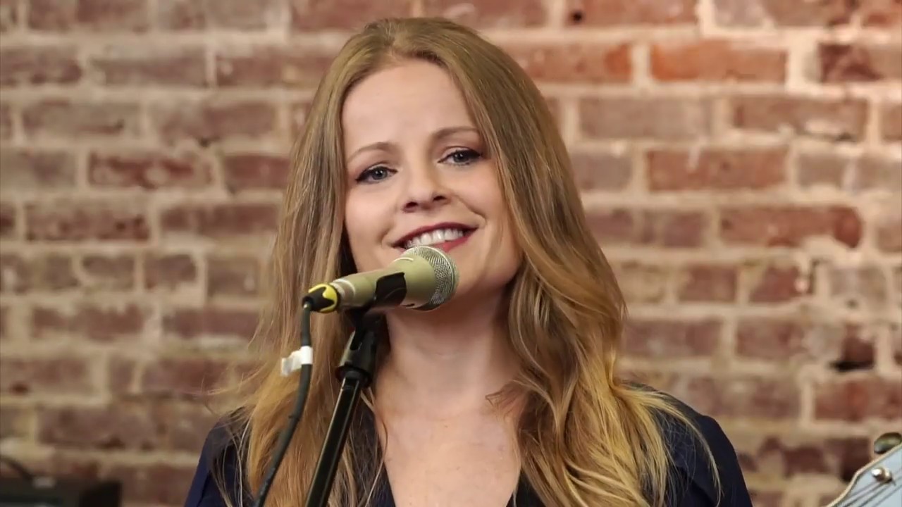 Alice Wallace live at Paste Studio ATL