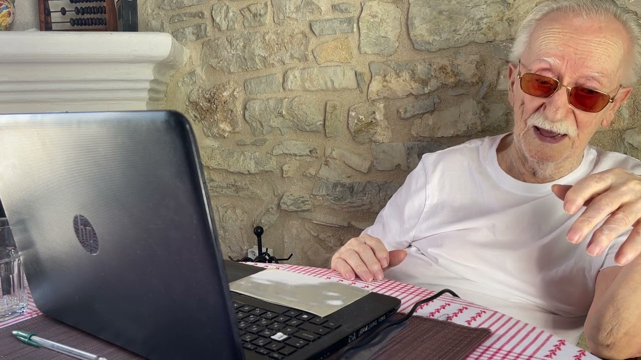 Ο Θοδωρής Κυριακίδης αφηγείται ιστορίες από την κατοχή. 