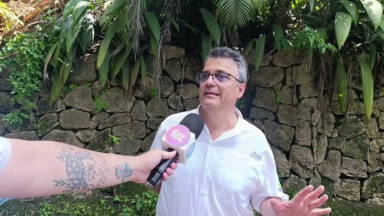 ACCESO A PLAYA BLANCA SIGUEN AGUJAS DE PUNTA LEONA