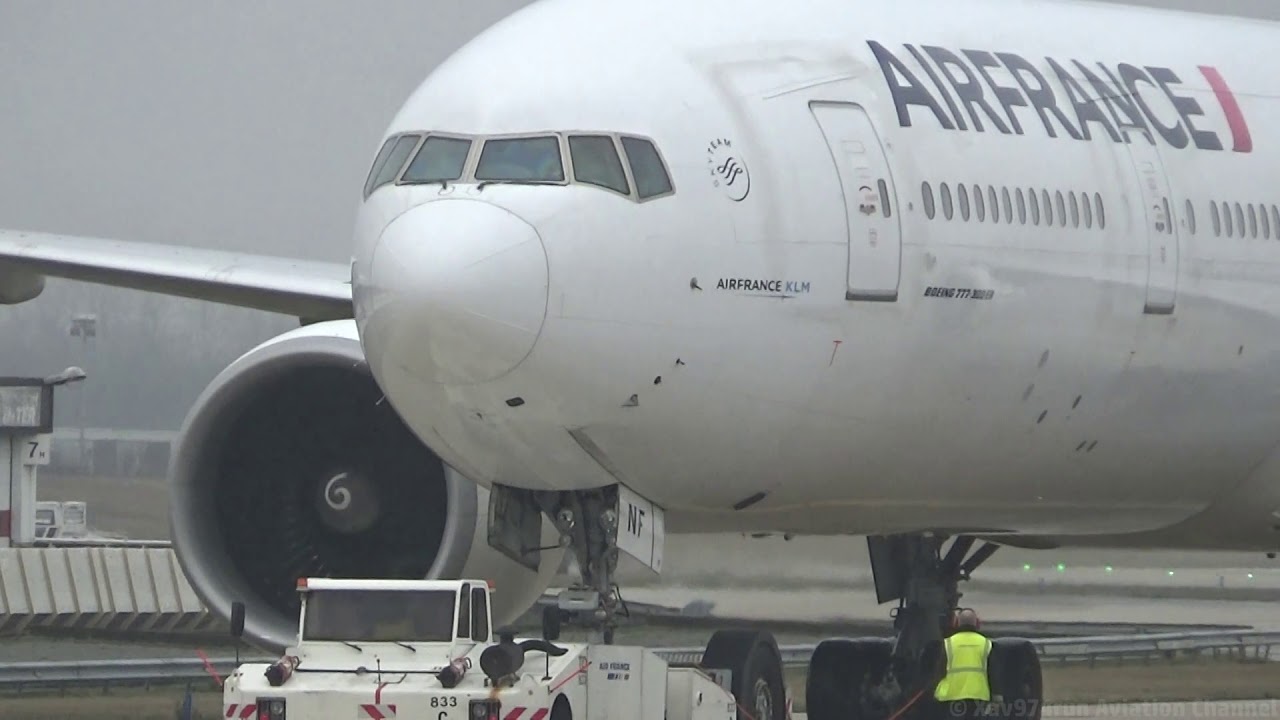 Boeing 777-300ER Air France GE-90-115b start up - Paris Orly Airport