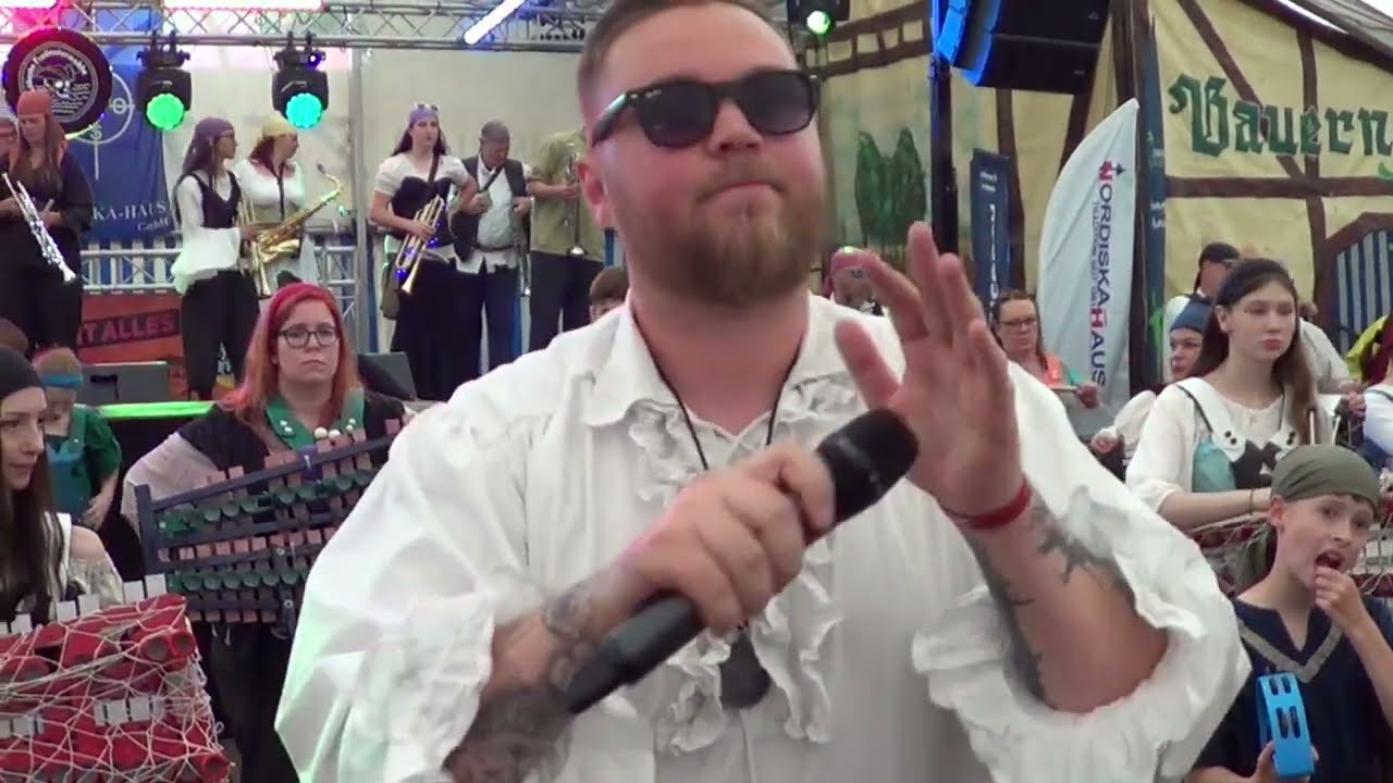 08 | Bad Schwartau singt und hat Spaß, Schützenfest Bad Schwartau 2024 mit Lübecks Freibeutermukke