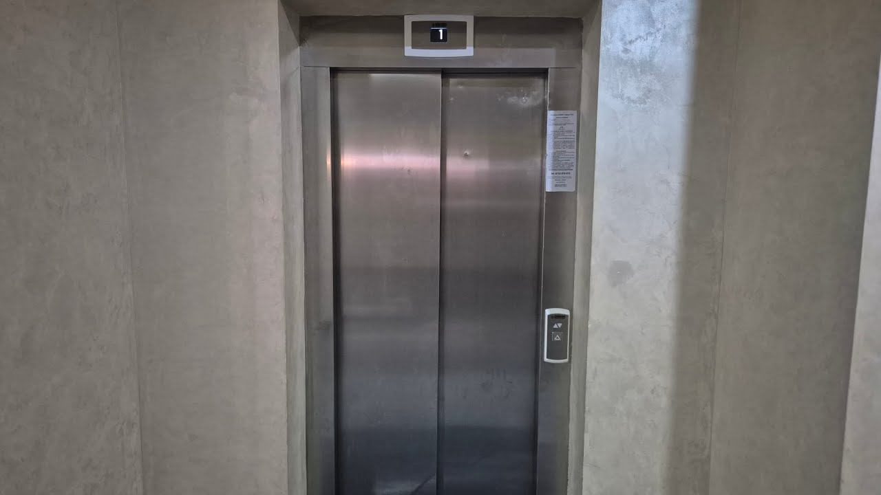 2013 ThyssenKrupp Synergy MRL traction elevator at Hotel Scandinavia**** in Mamaia, Constanța, RO