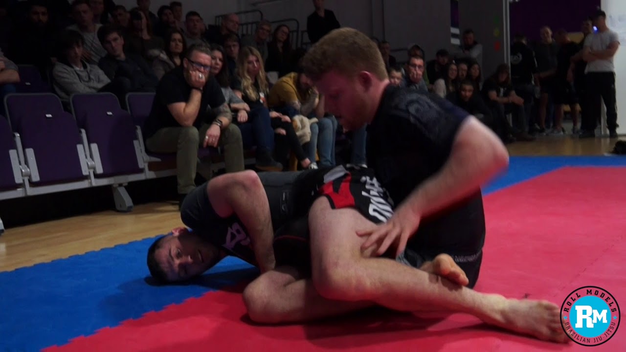 Chris Paines vs Adam Turner, Submitting Things 16 man no-gi sub only tournament Round 1
