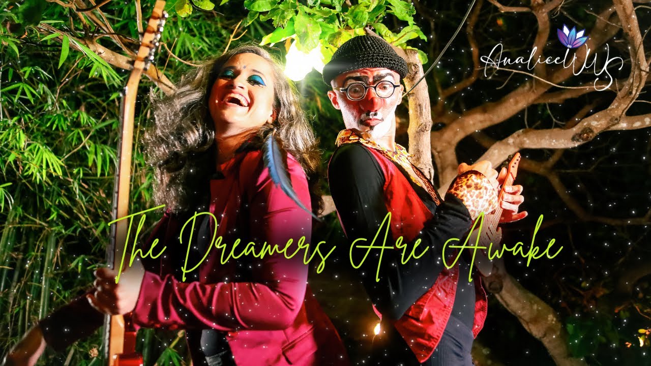 Analice WWS - The Dreamers Are Awake (clipe 2 do EP WWS - com acessibilidade em LIBRAS)
