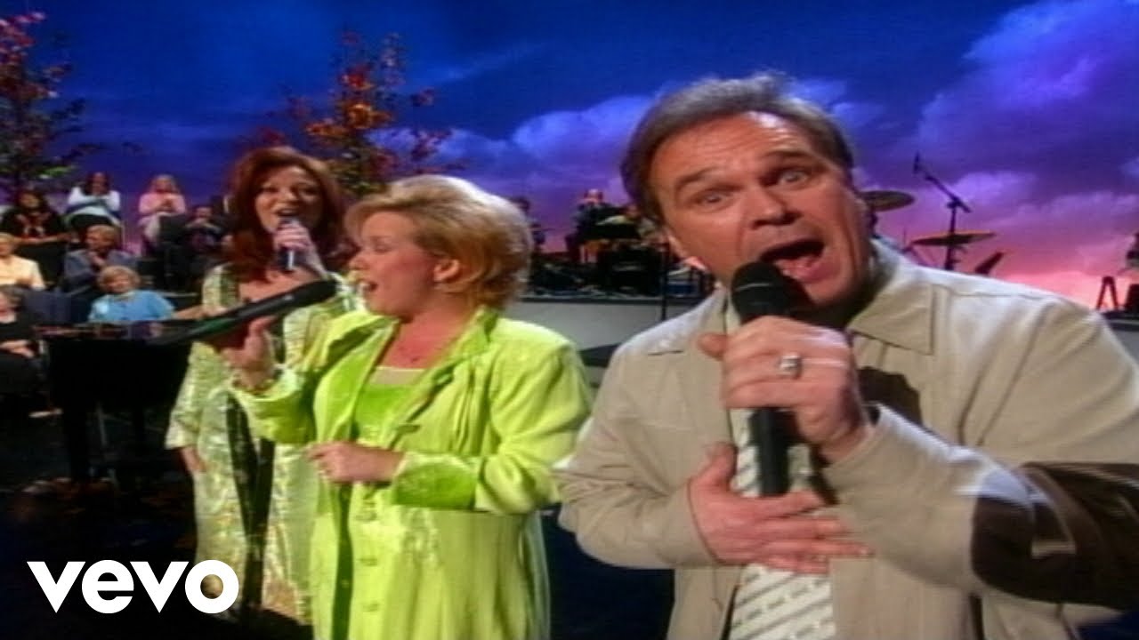 Bill & Gloria Gaither - John Saw [Live] ft. Jeff & Sheri Easter