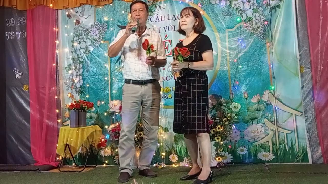 Hoa Mười giờ. TB: Ngọc Sơn và Hồng Thủy 
