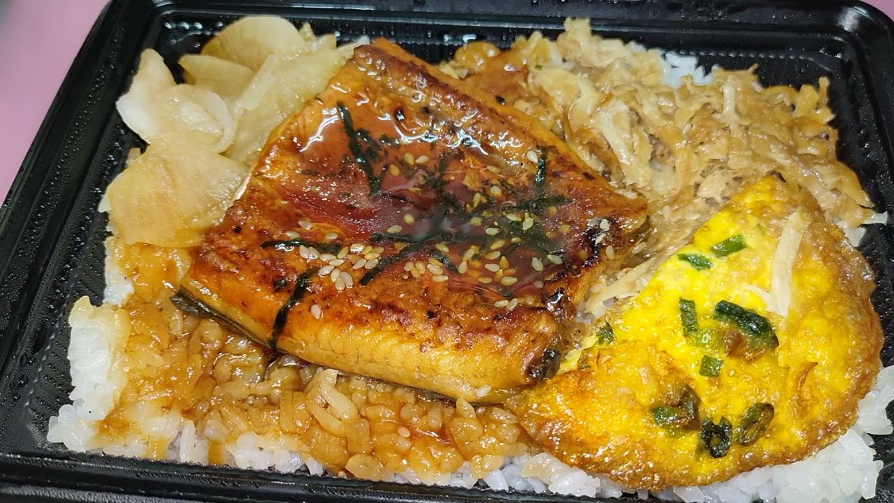 鰻魚飯＋草莓奶凍生乳捲