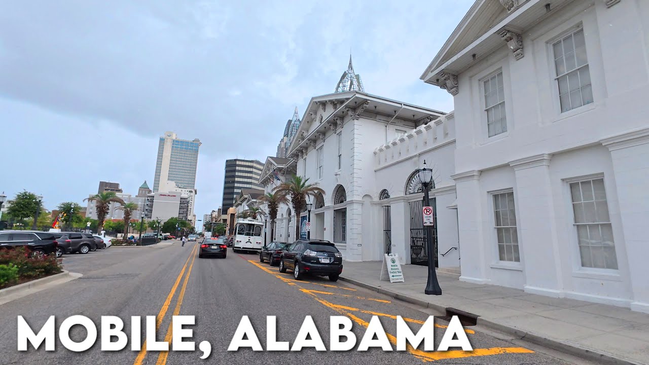 Mobile, Alabama &ndash; Driving Historic Streets &ndash; Rainy Morning