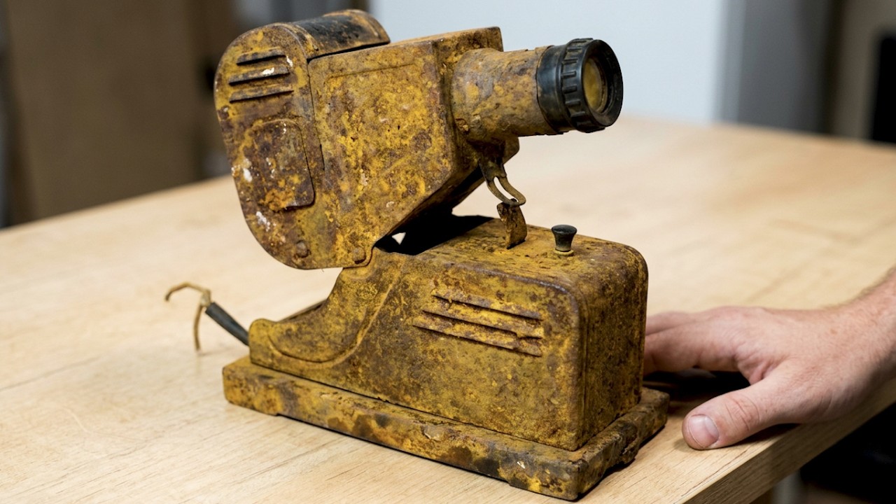 RESTORATION of a very old RUSTY FILMOSCOPE | Amazing slide projector restoration