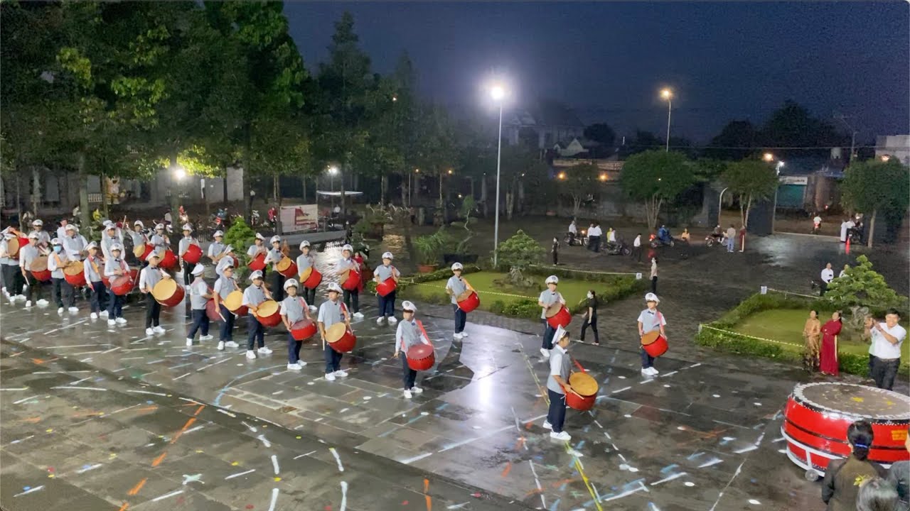 Hội Trống Giáo Xứ Bạch Lâm ra mắt hoành tráng nhân dịp bổn mạng Thánh Tử Đạo Việt Nam tại Nhà Thờ