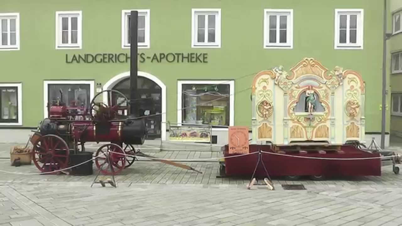 Kirmesorgel wird von Dampfmaschine Lokomobil angetrieben