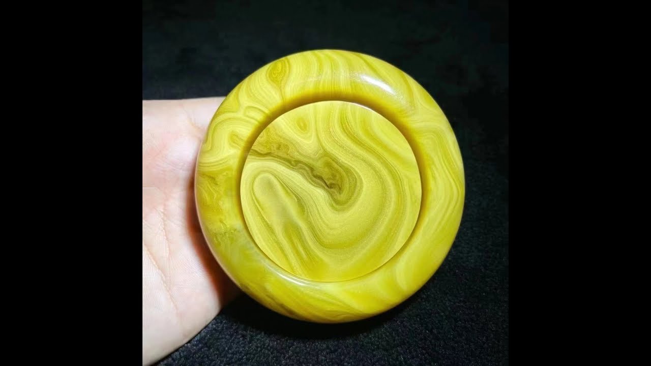 “缅甸天然琥珀蜜蜡手镯专场”正在直播！