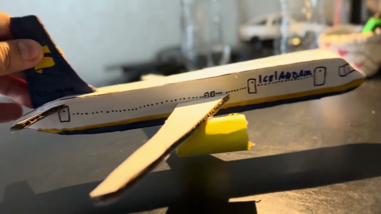 Iceland air plane review #plane #modelplanes #cardboardcraft 