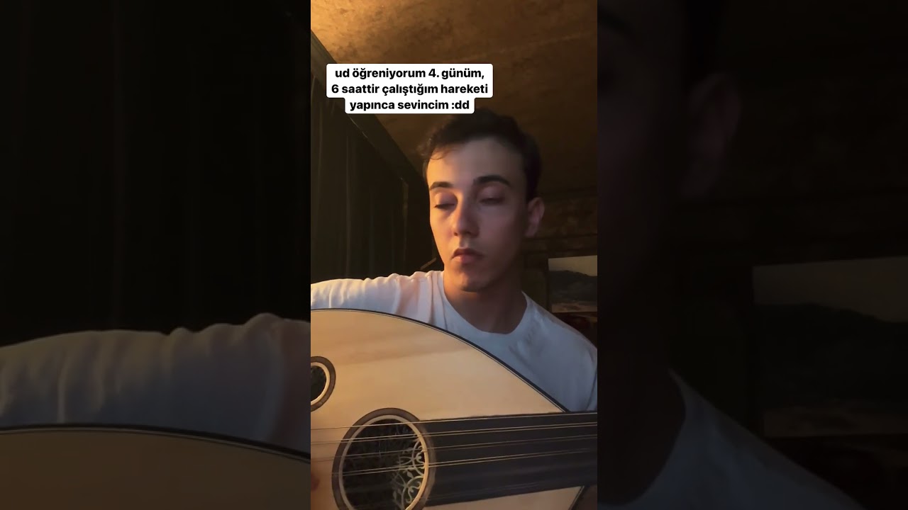 Ud &ccedil;almayı yeni &ouml;ğrenen gen&ccedil;'ten duygusal m&uuml;zik #kısavideolar #youtubeshorts #shorts #short #youtube