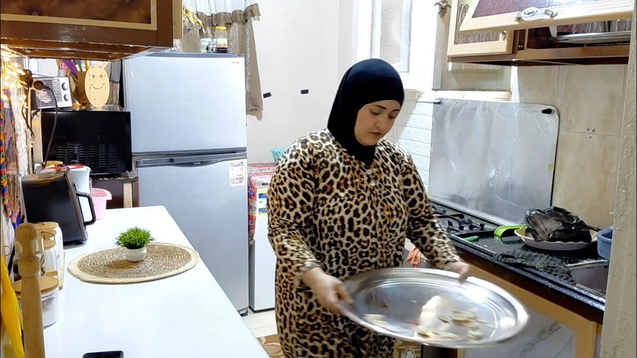 روتيني قبل المدارس قومت عملتيلهم  احلي فطار ولميتهم حواليا وعملت الغدا وخلصت وروحت عند ماما 