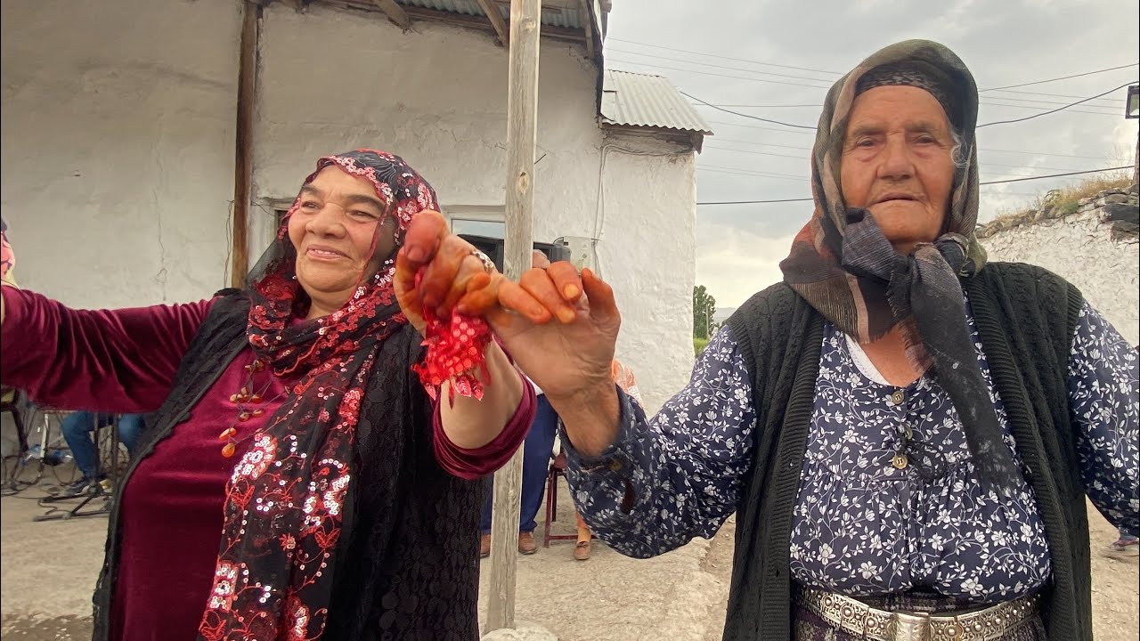 Karslı ninelerden maniler, türküler ve halaylar