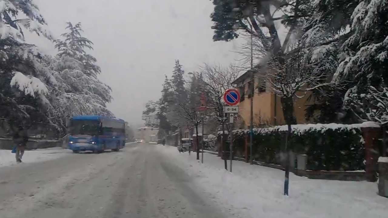 Tratto calenzano barberino con nevicata in atto