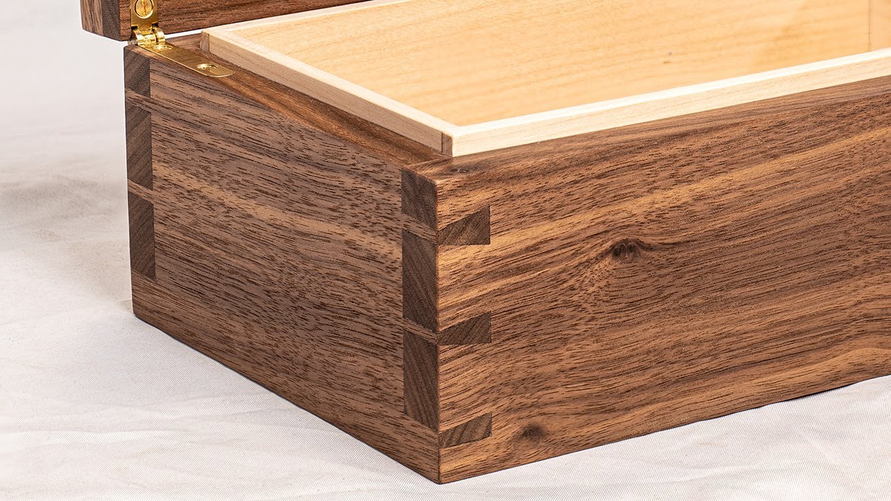 How To Cut Mitred Dovetails | The Keepsake Box #2