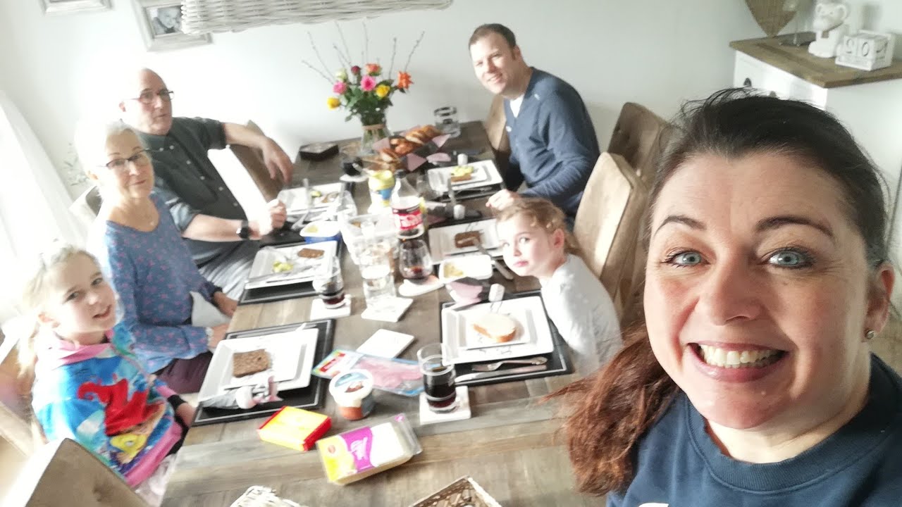 Søndagshygge med mormor & morfar🥰Morfar bliver bidt😲