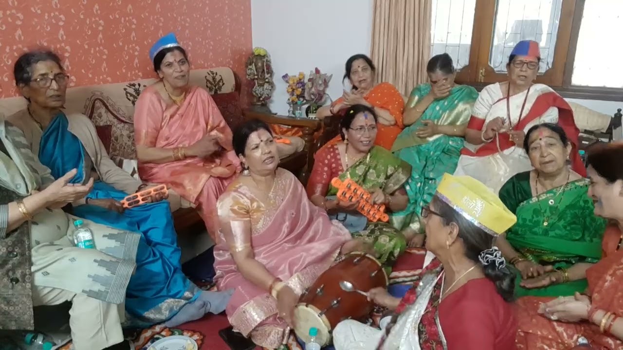 बहुत मनमोहक होली ।आनन्द लीजिये ।🥳🥳🥳🥳♥️