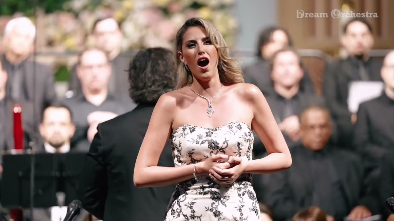 Golda Zahra sings the 