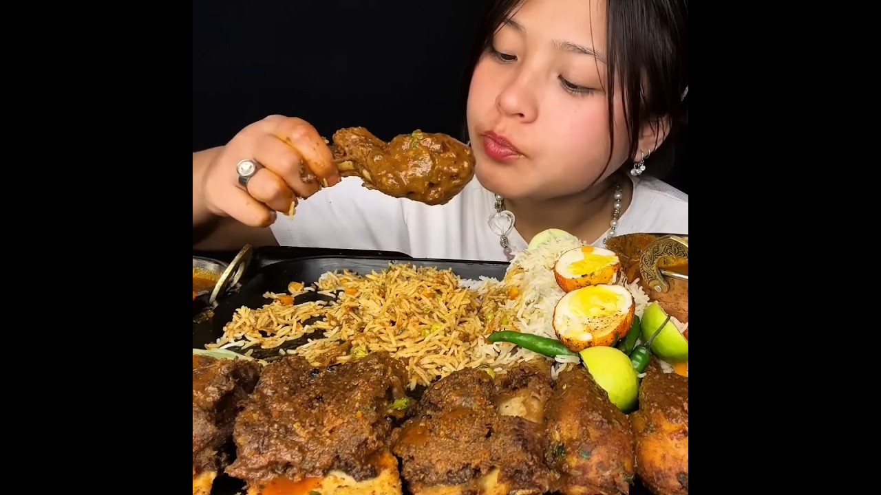 ASMR: EATING SPICY CHICKEN CURRY🔥 BASMATI RICE || #shorts #mukbangn#asmreating #mukbangasmr #asmr