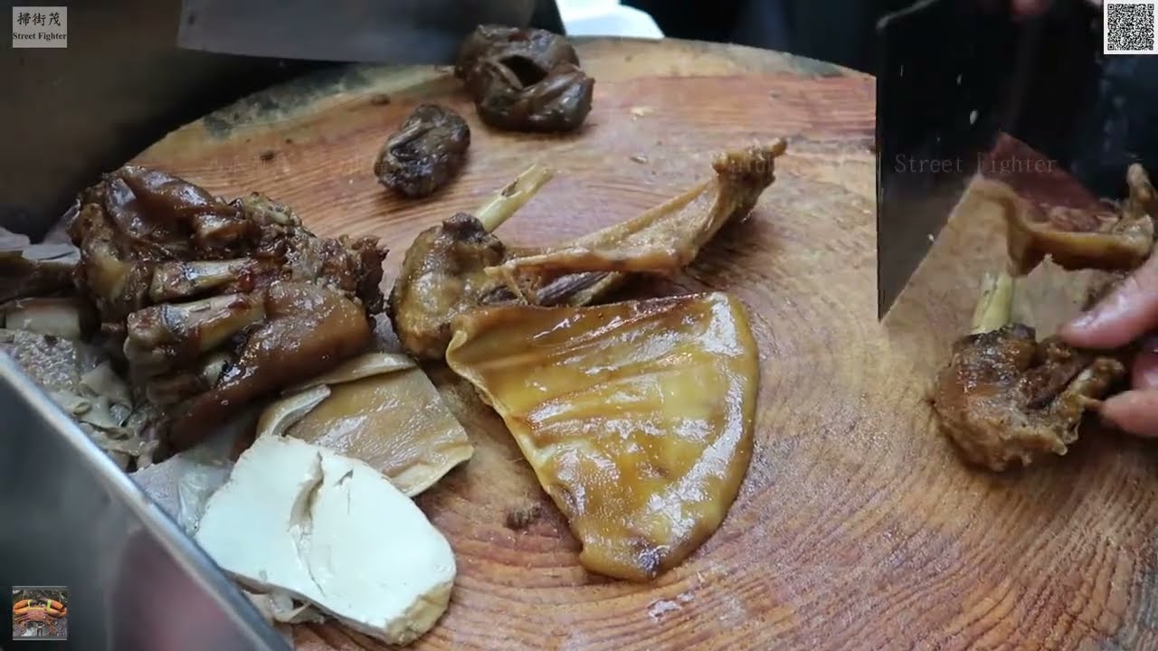 永旺滷味大王 新張誌慶 酬賓大優惠 講出：掃街茂介紹 / 對你好啲粉絲 都有九折優惠新界葵涌石蔭路31號葵麗大厦地下C舖  電話：35902742 Marinated Goose