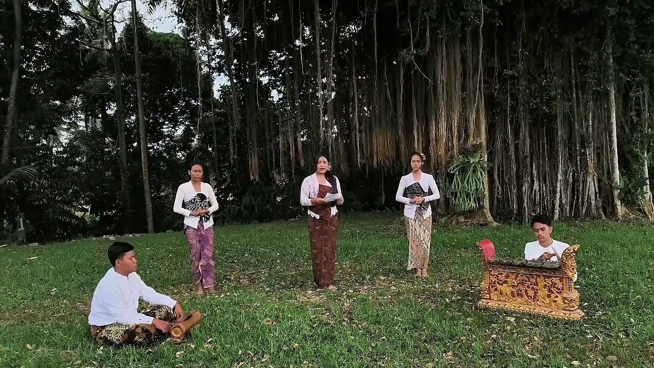 Ujian Praktek Bahasa Bali Musikalisasi Puisi XII7 || SMA N 1 Tampaksiring