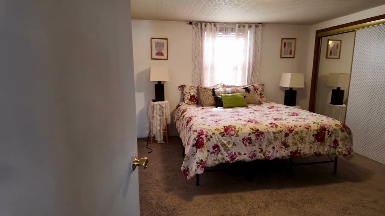 Home for Sale in Edwards MO