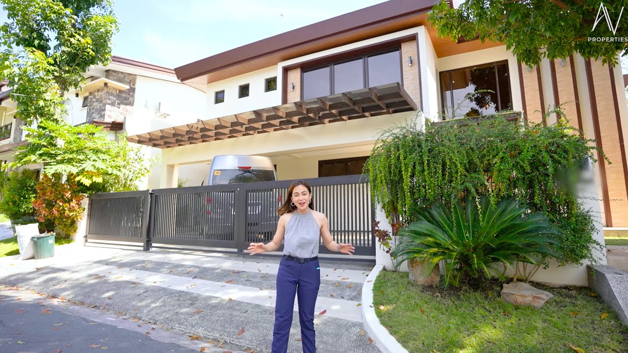 House Tour 84 • Touring this Warm & Inviting Family Home inside Alabang Hills Village in Muntinlupa
