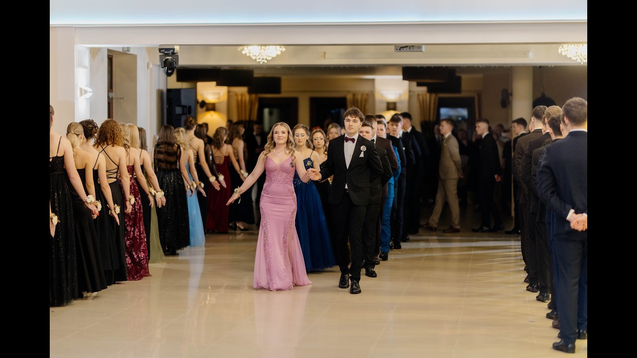 Studniówka Polonez Zespołu Szkół Ponadpodstawowych imienia Jana Kochanowskiego w Węgrowie