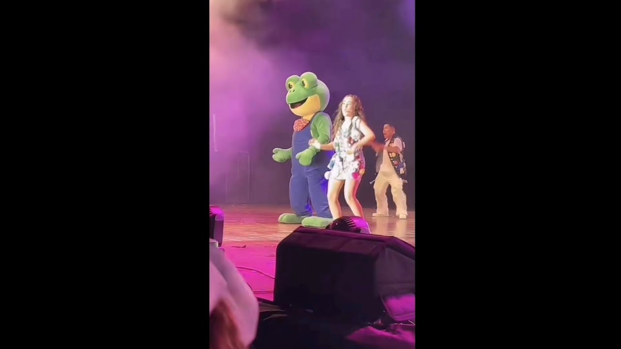 🤩LARA CAMPOS CONCIERTO EN PERÚ CANTA 