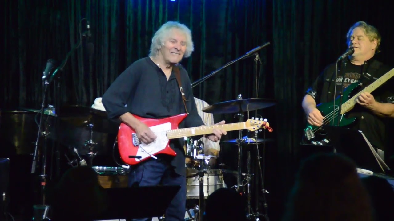 Albert Lee in the Sapphire Room Tear It Up