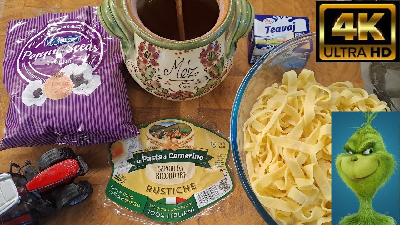 A legfinomabb m&aacute;kos t&eacute;szta ahogy a nagyim csin&aacute;lta! Itt is nagy k&uuml;l&ouml;nbs&eacute;gek vannak &aacute;m minős&eacute;gben :-)