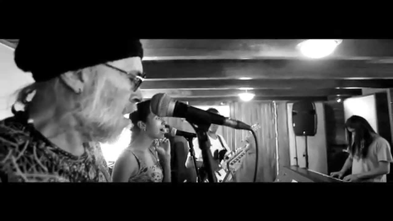 Pochi Marambio & Tierra Sur - Olas