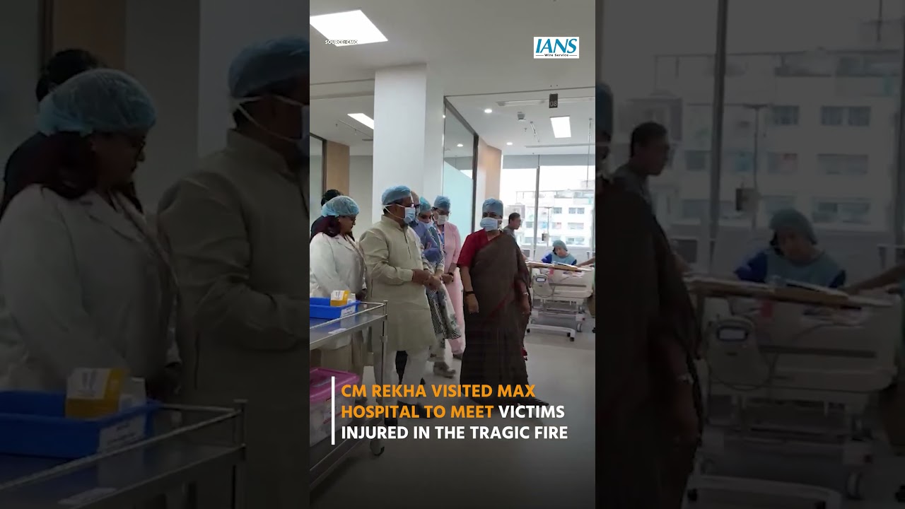 CM Rekha visited Max Hospital to meet victims injured in the tragic fire