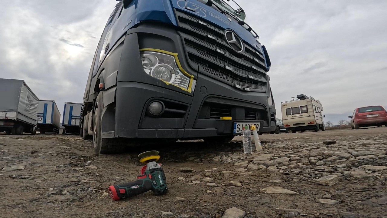 Mercedes lámpákat políroztam, fényes lett, mint a Salamon t..ke
