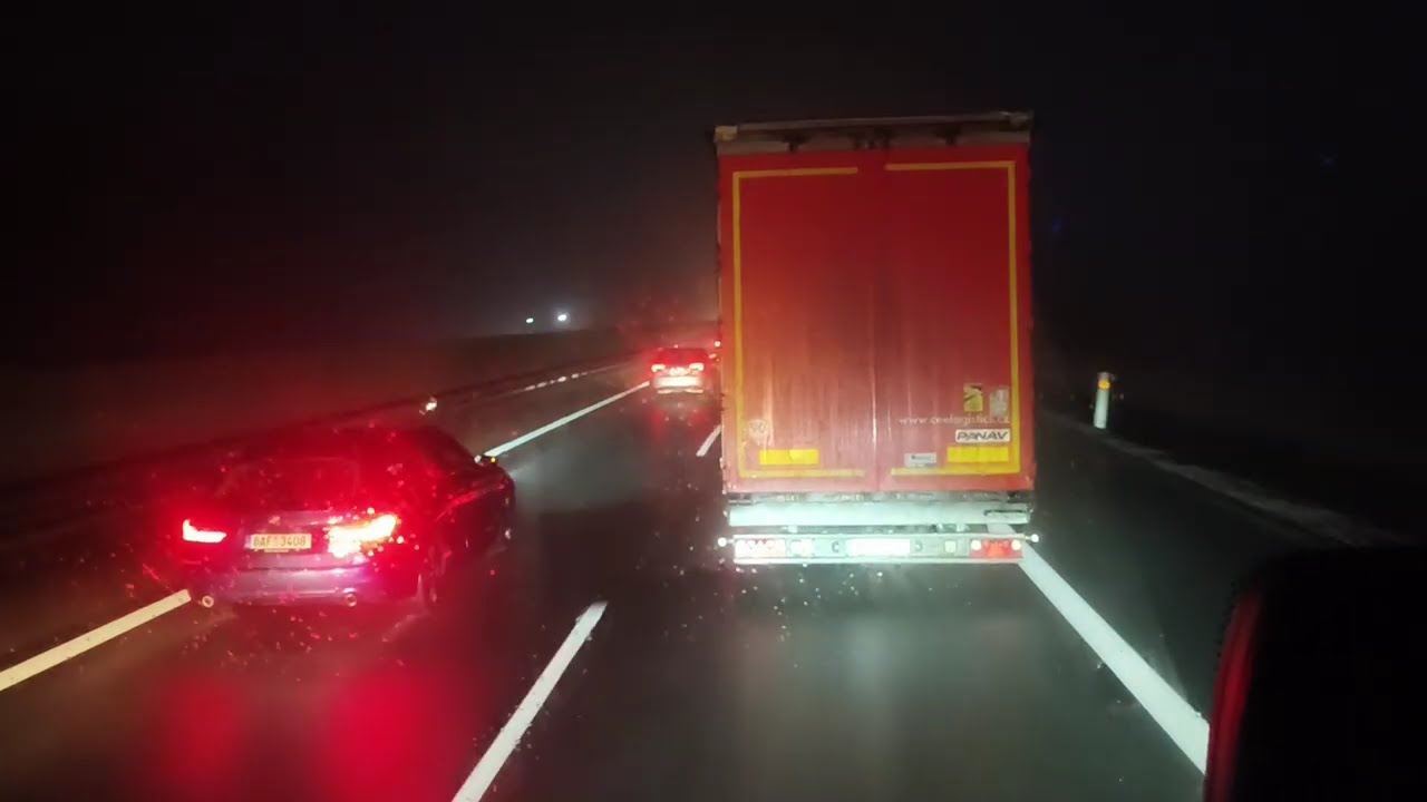 Blázen na dálnici bez světel