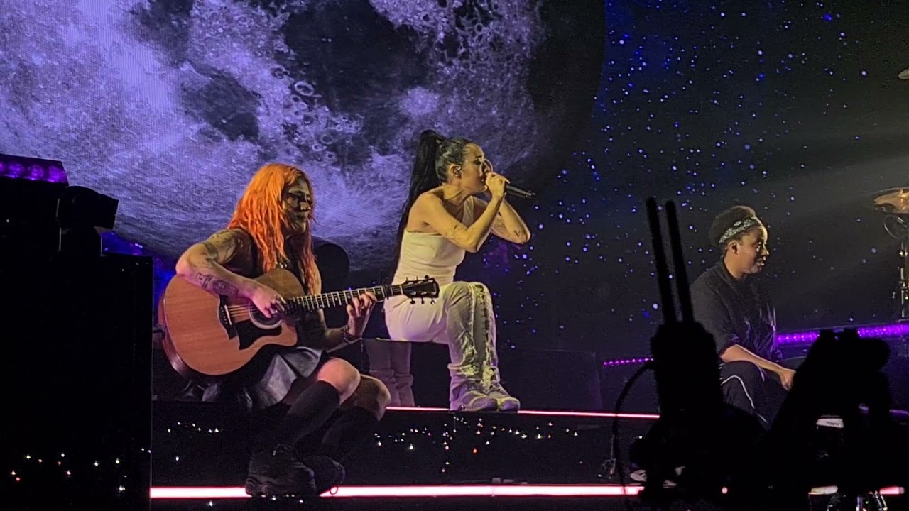 Rina Sawayama - Chosen Family | Live @ Roundhouse, London