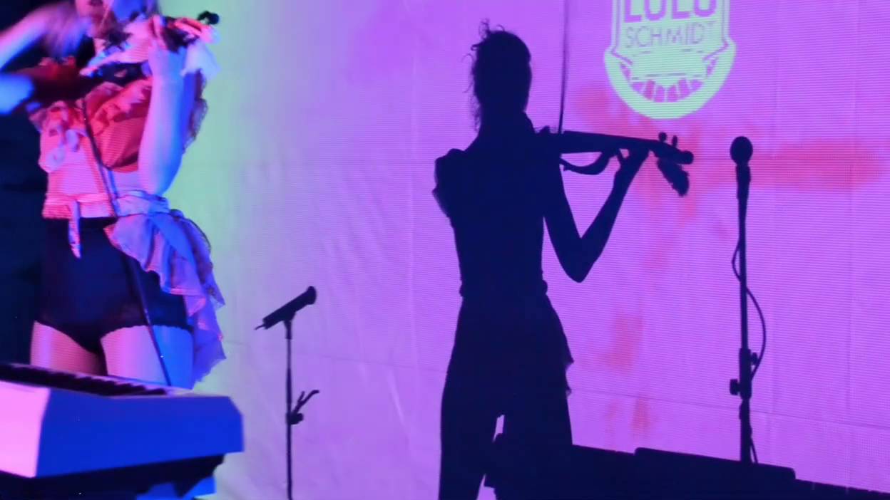 lulu schmidt - WONderLandLoveCrushPeng (live)
