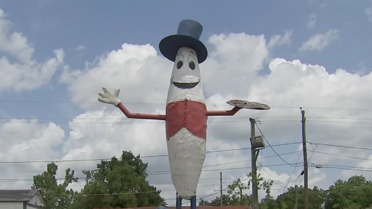 Tomball pickle man: The story behind the mysterious statue | HTX+ TOMBALL