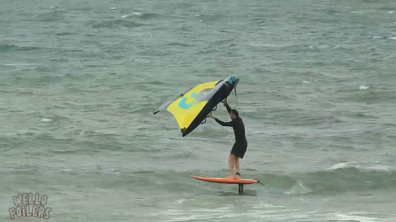 Tannum Sands Slop n Chop in strong winds Wingfoiling