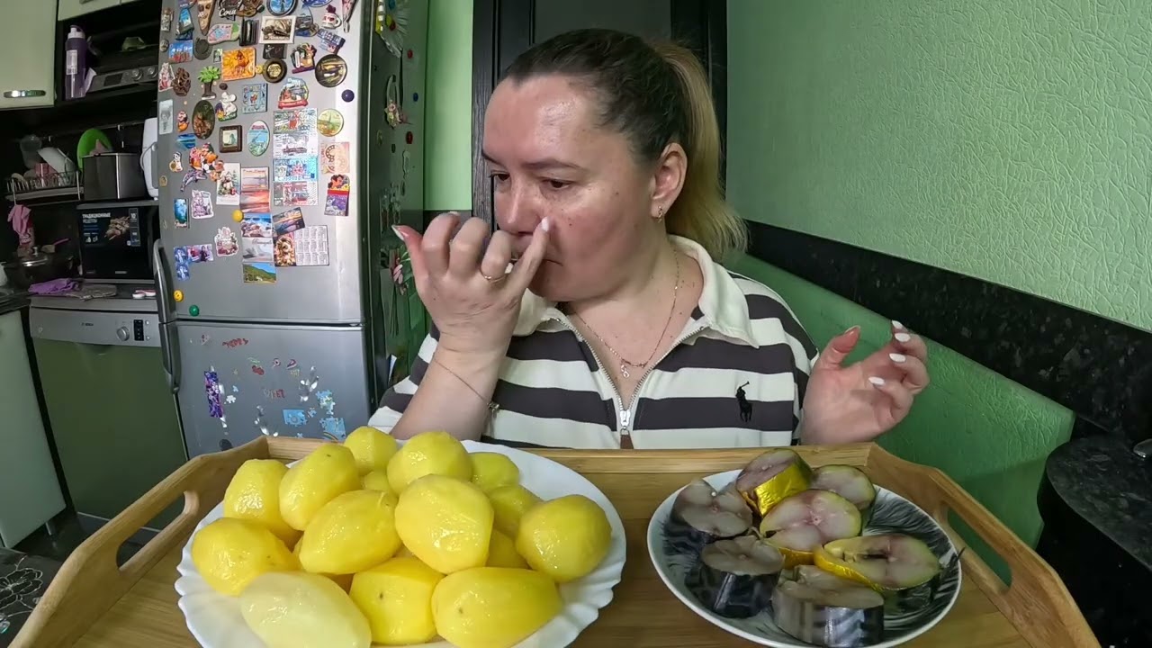 Скумбрия копченая, скумбрия пряного посола, картошка с маслом #mukbang #еда #вкусно 