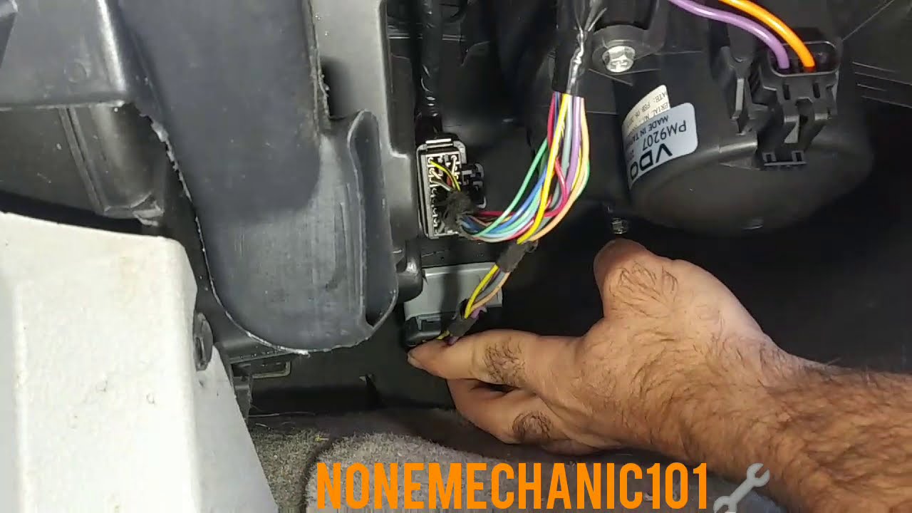 2007 Saturn Vue A/C Heater Blower Motor Resistor Replacement