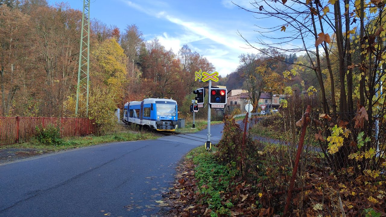 Železniční přejezd AŽD 97 P 5545 Tanvald 26.10.2022 Czech railroad crossing.