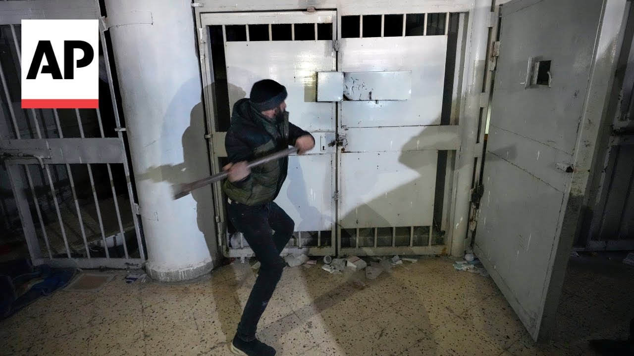 Syrians search notorious Saydnaya prison for their loved ones