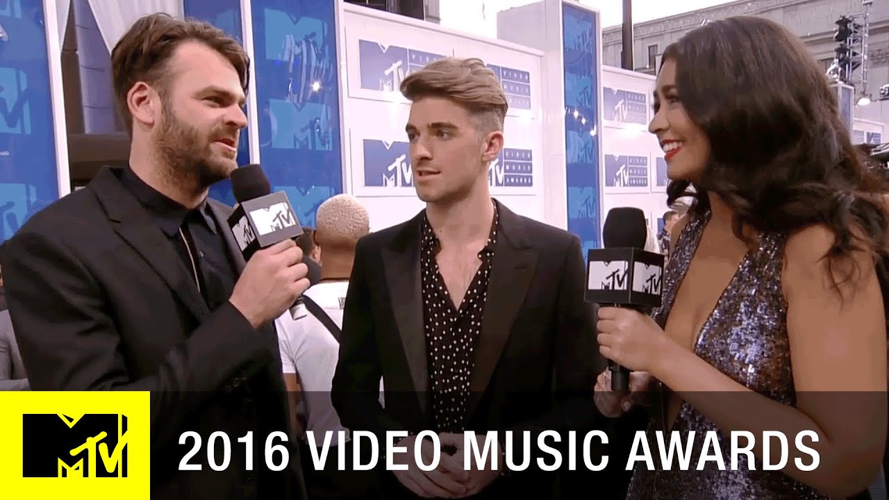 Chainsmokers & Gaby Wilson Harmonize on the #VMA White Carpet | 2016 Video Music Awards | MTV