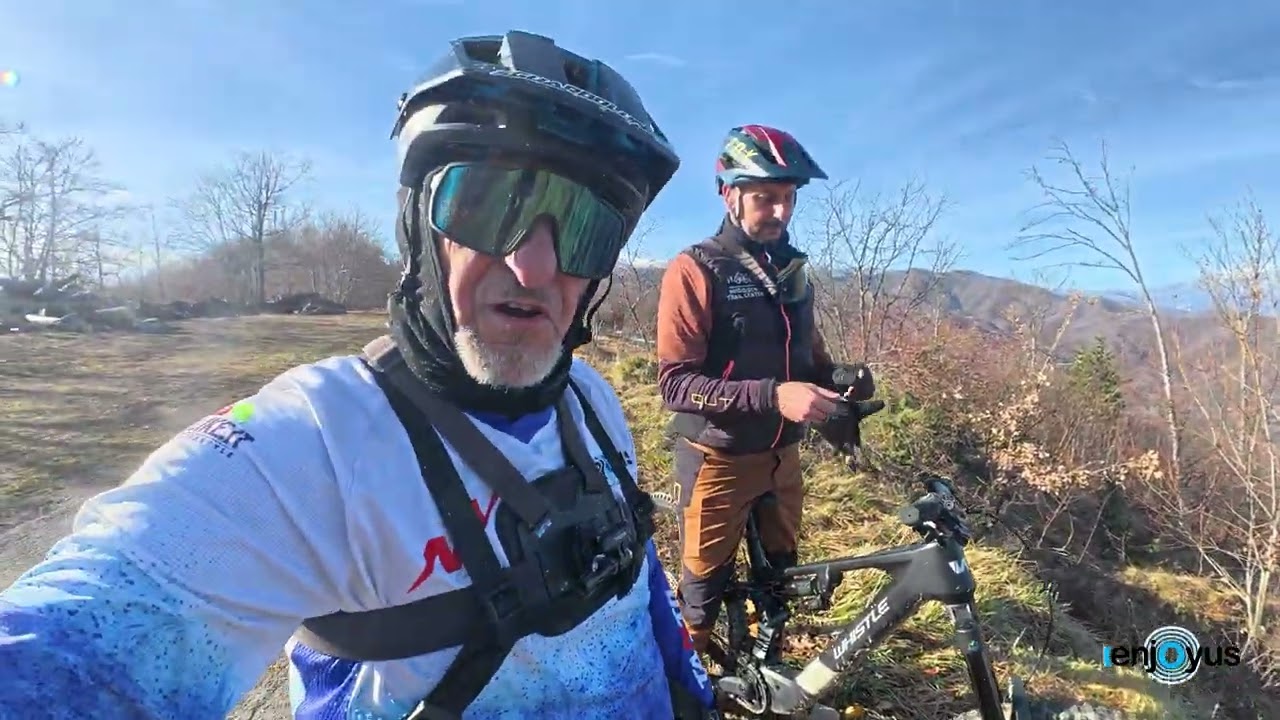 Due rider, due terreni, una sola certezza: Whistle AXR