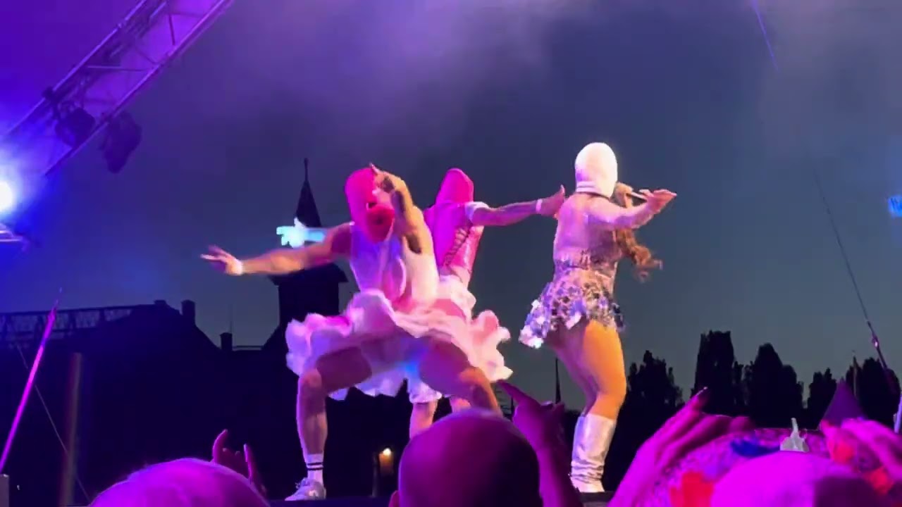 STOCKHOLM PRIDE Fröken Snusk. 2 låtar. Schlagerkväll. Torsdag 1 augusti 2024